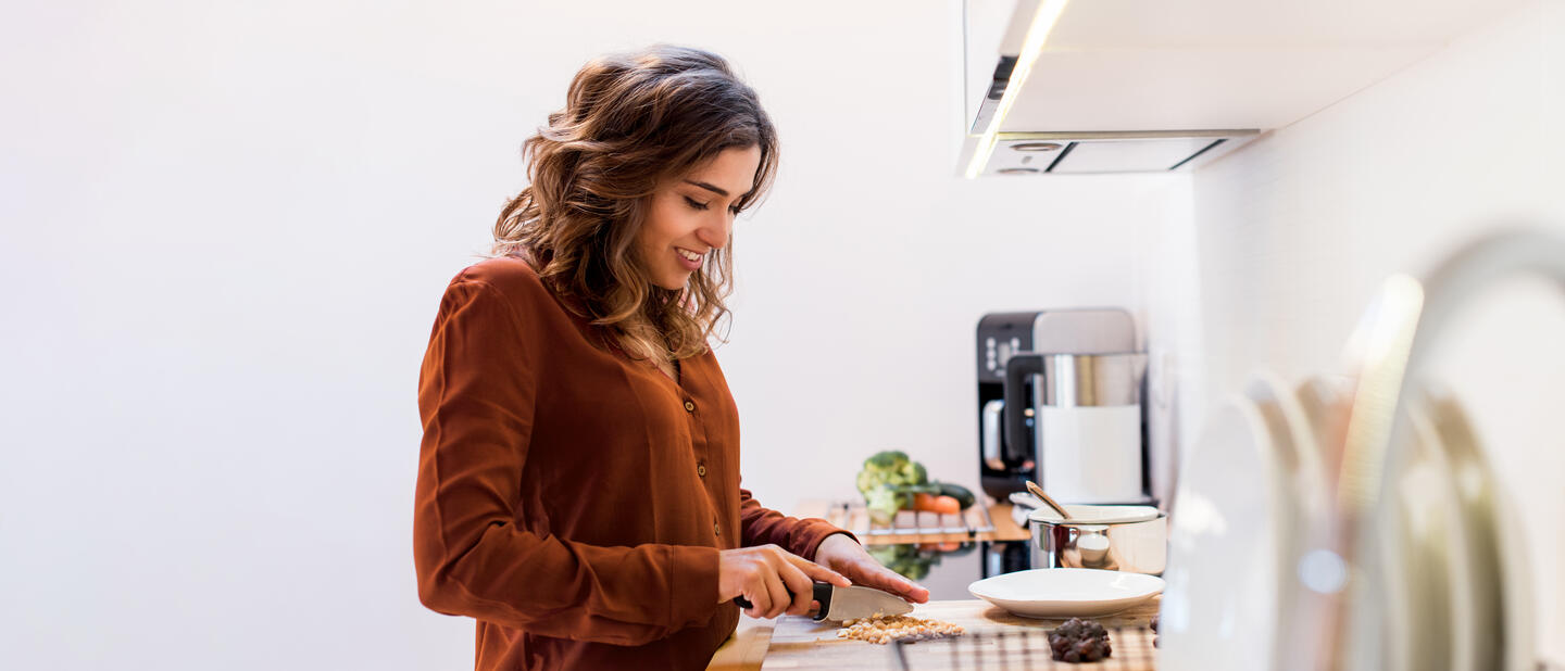 Vrouw in keuken