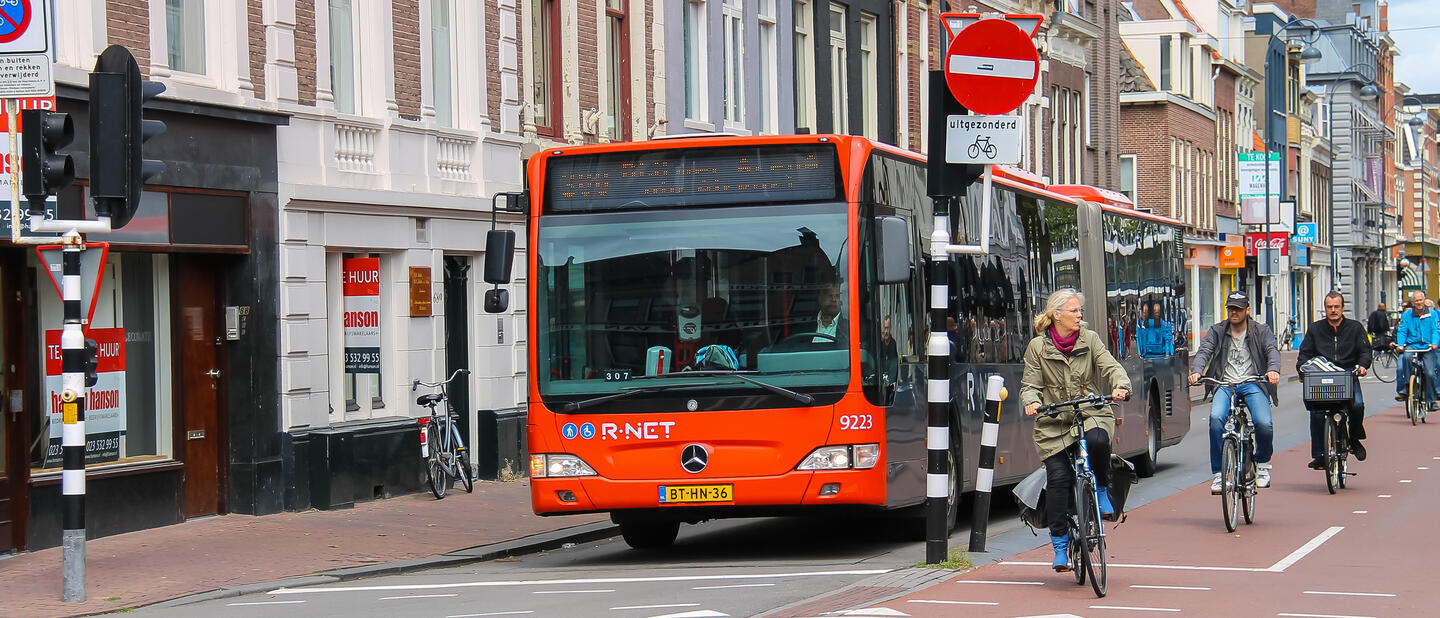 Bus in de stad