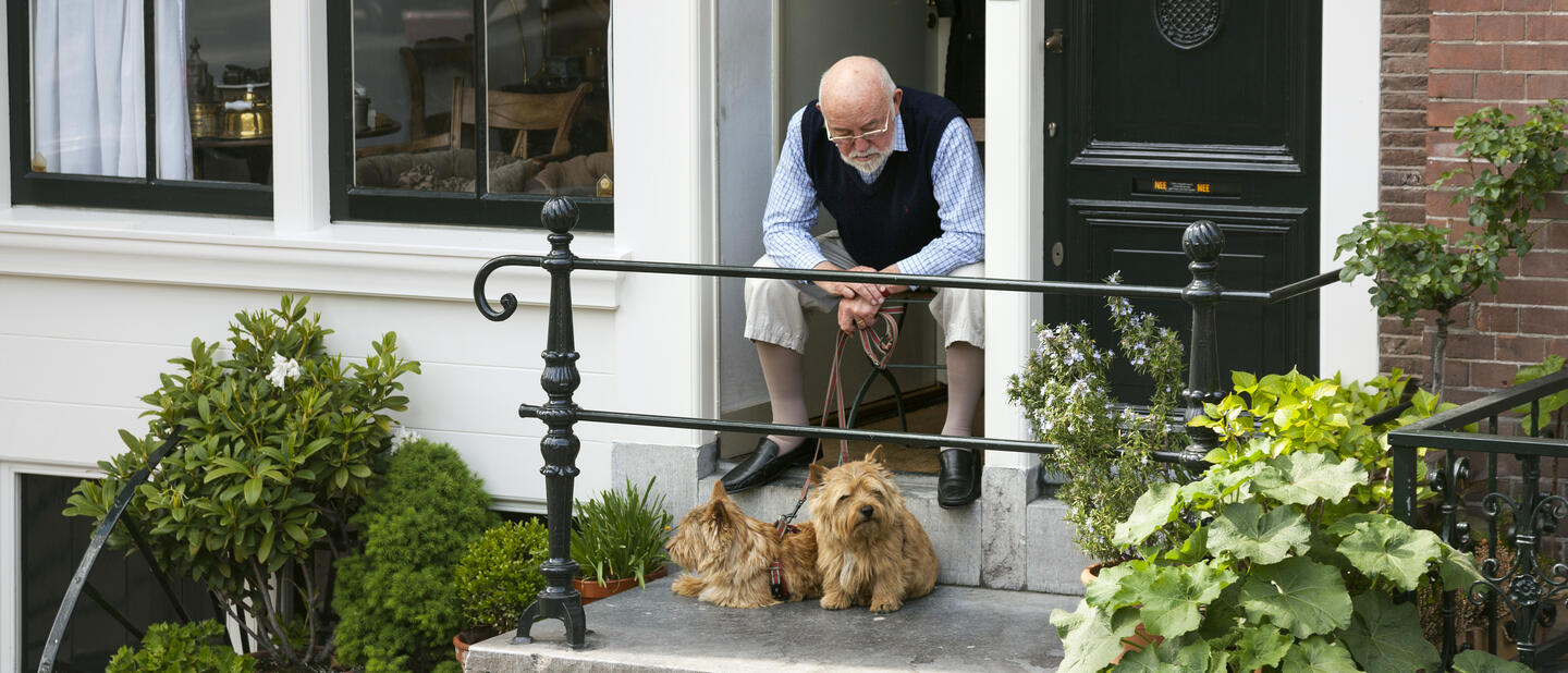 Oudere man in Amsterdam