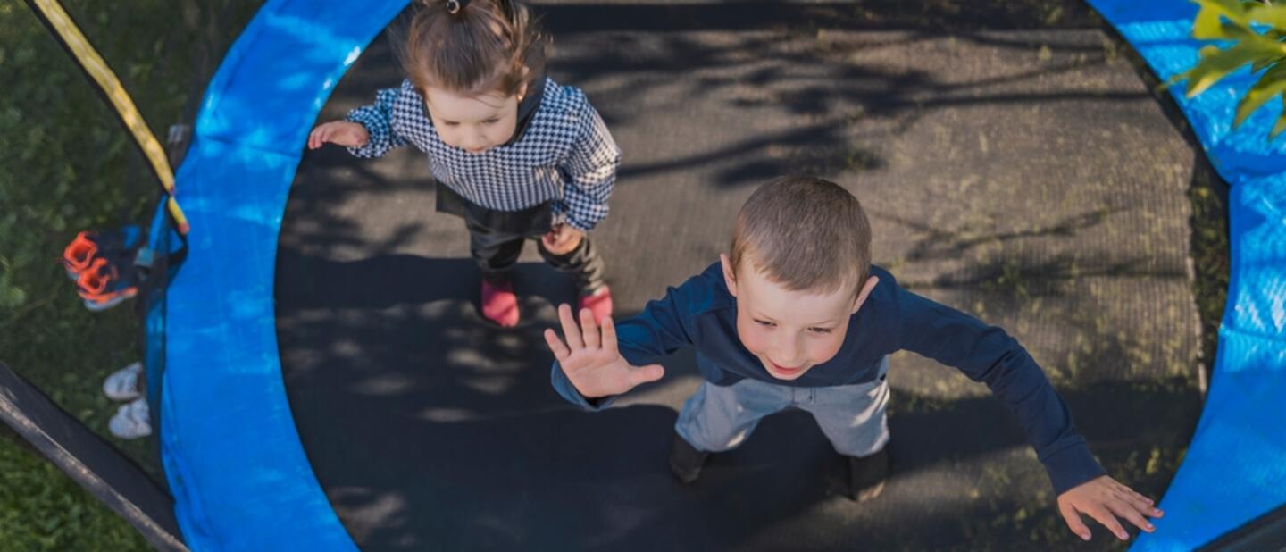 trampoline met kids
