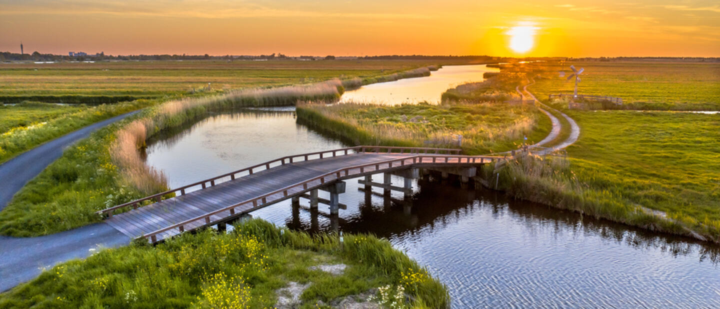 zonsondergang in Jisp Zaanstreek
